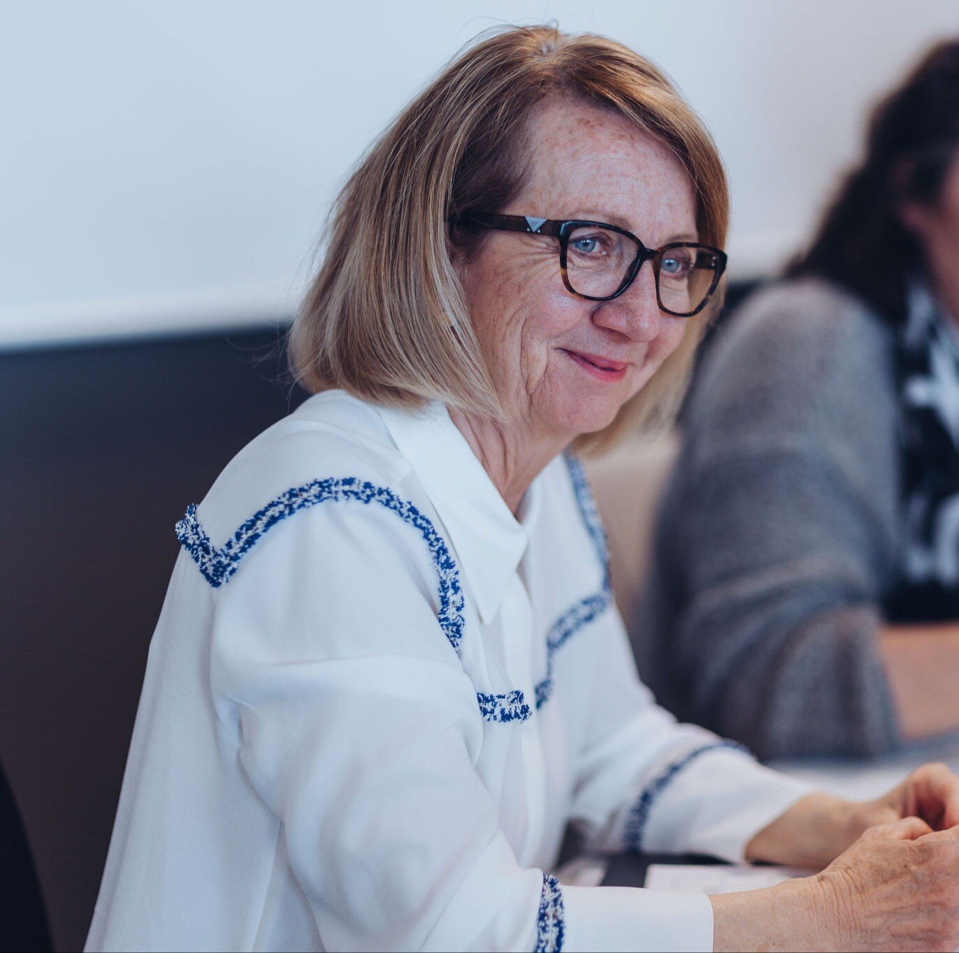 Dame som deltar på workshop